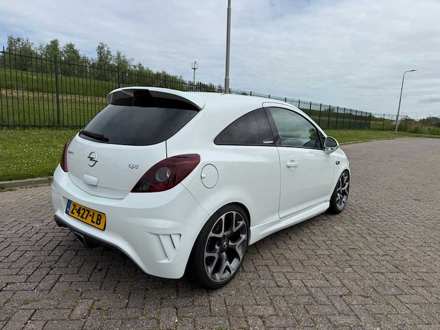Opel corsa 1.6 16v turbo opc, z-427-lb - afbeelding 2 van  19