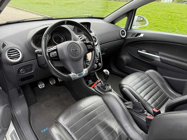 Opel corsa 1.6 16v turbo opc, z-427-lb - afbeelding 15 van  19