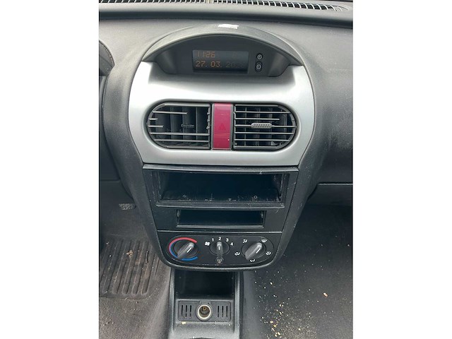 Opel corsa 28-nn-bv - afbeelding 2 van  2