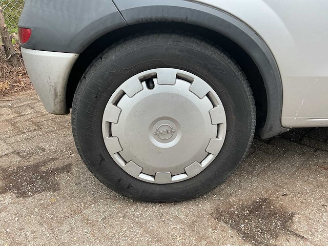 Opel corsa 42-hs-tk - afbeelding 1 van  7