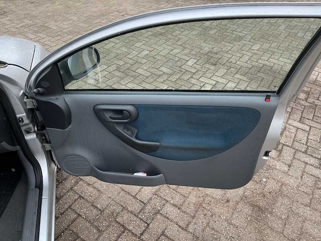 Opel corsa 42-hs-tk - afbeelding 4 van  7
