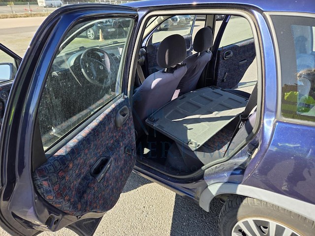 Opel corsa corsa 1.0i xep 12v essentia 60, 2003 - afbeelding 8 van  47