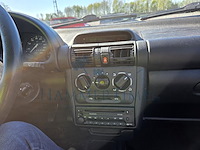 Opel corsa corsa 1.0i xep 12v essentia 60, 2003 - afbeelding 19 van  47