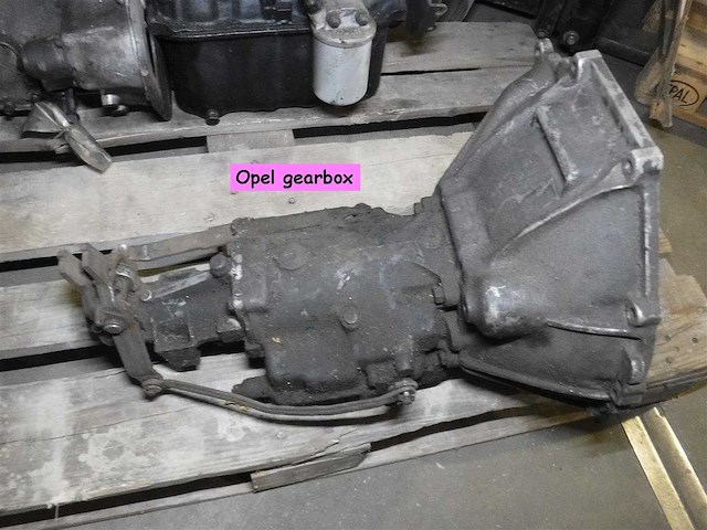 Opel gt 1900 engine | original german classic sports car engine - afbeelding 9 van  26
