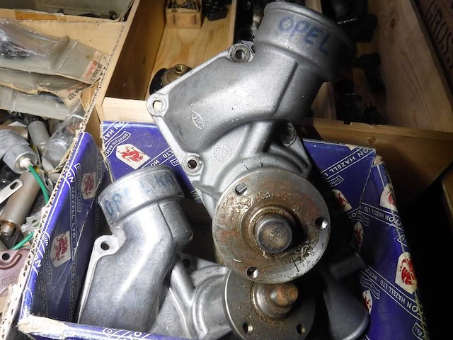 Opel gt 1900 engine | original german classic sports car engine - afbeelding 22 van  26