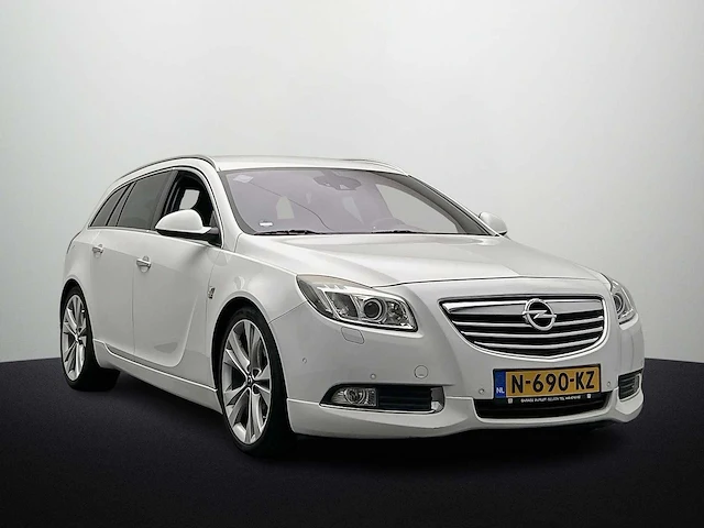 Opel insignia sports tourer 2.0 t sport 4x4 2010 | n-690-kz - afbeelding 43 van  44