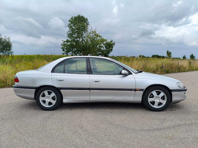 Opel omega wagon 2.5i v6 cd business, rt-hf-91 - afbeelding 15 van  16