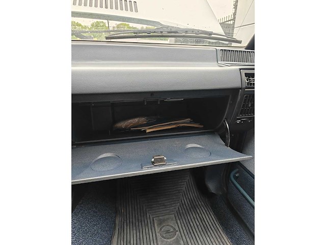Opel rekord - afbeelding 8 van  23