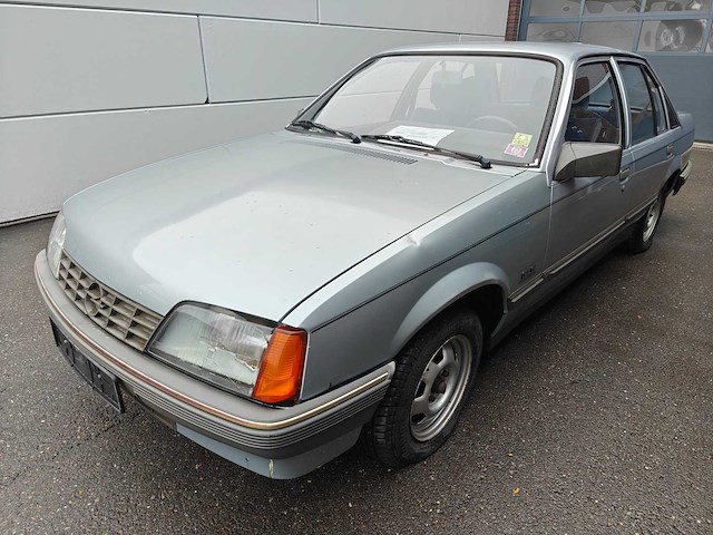 Opel rekord - afbeelding 1 van  23