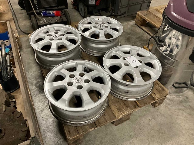 Opel set velgen - afbeelding 1 van  4