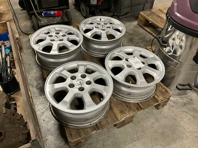 Opel set velgen - afbeelding 1 van  4
