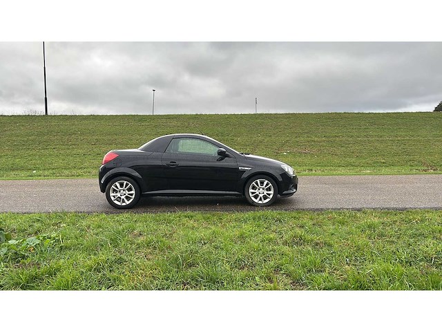 Opel tigra twintop 1.4-16v cosmo 2005 | 41-rd-jf i - afbeelding 4 van  13