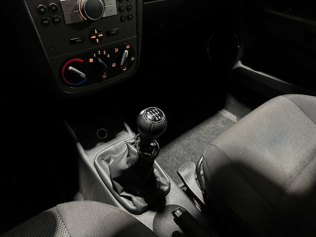Opel tigra twintop 1.4-16v rhythm 90pk 2007 (origineel-nl), 79-ts-pb - afbeelding 19 van  43