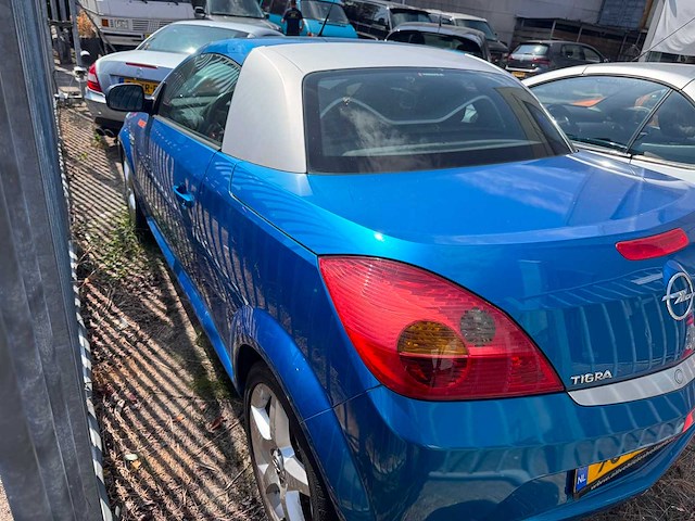 Opel tigra twintop 1.8-16v cosmo , 96-rf-hx - afbeelding 5 van  10
