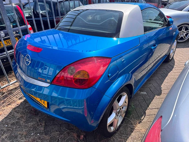 Opel tigra twintop 1.8-16v cosmo , 96-rf-hx - afbeelding 8 van  13