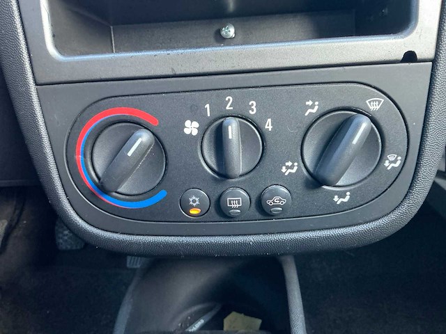 Opel tour 1.3 cdti enjoy personenwagen - afbeelding 13 van  24