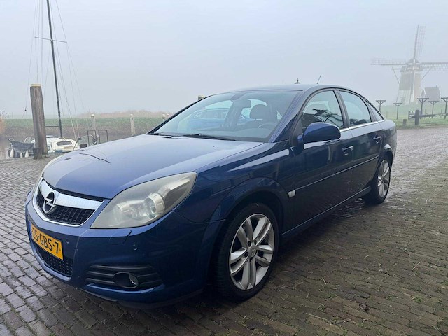 Opel vectra gts 1.8-16v executive 25-gbs-7 - afbeelding 1 van  22