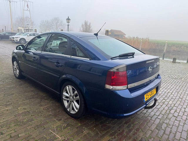 Opel vectra gts 1.8-16v executive 25-gbs-7 - afbeelding 16 van  22
