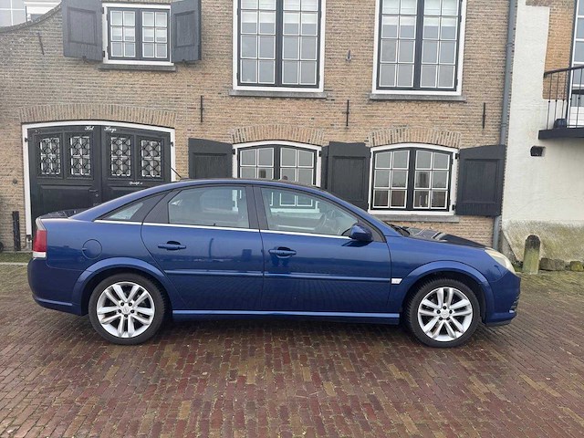 Opel vectra gts 1.8-16v executive 25-gbs-7 - afbeelding 6 van  22