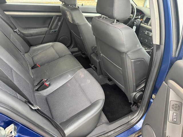 Opel vectra gts 1.8-16v executive 25-gbs-7 - afbeelding 4 van  22
