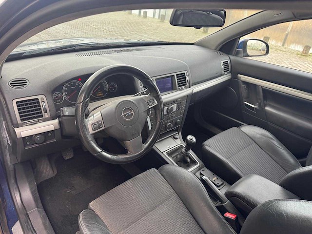 Opel vectra gts 1.8-16v executive 25-gbs-7 - afbeelding 6 van  22