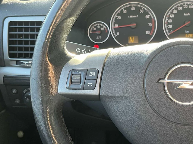 Opel vectra wagon 1.8-16v executive | 23-hnh-3 i - afbeelding 2 van  29
