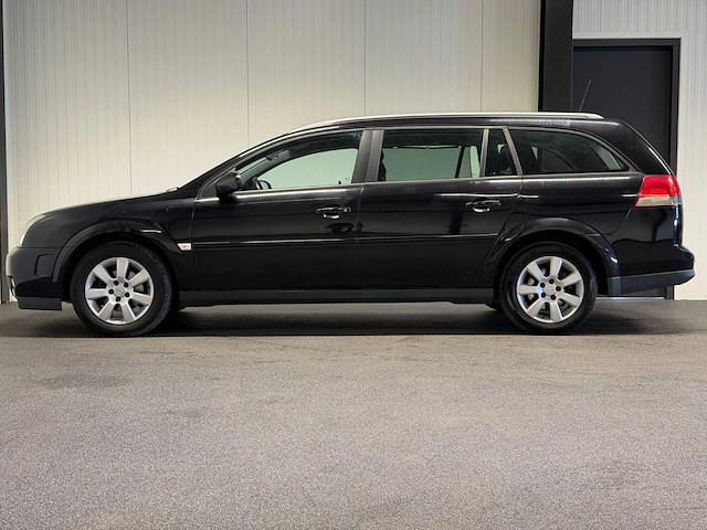 Opel vectra wagon 2.2-16v v-line 2005 | 40-rk-kt - afbeelding 1 van  11