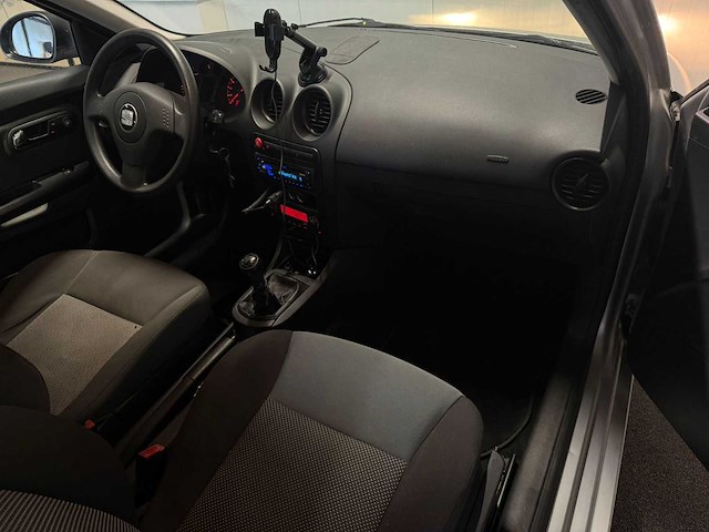 Opel vectra wagon 2.2-16v v-line 2005 | 40-rk-kt - afbeelding 18 van  21