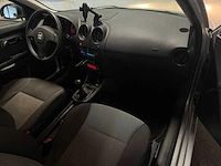 Opel vectra wagon 2.2-16v v-line 2005 | 40-rk-kt - afbeelding 18 van  21