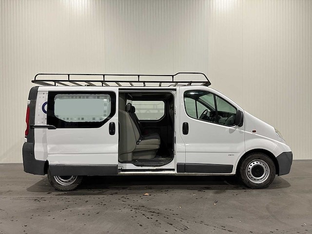 Opel vivaro 2.5 cdti l2h1 dubbel cabine 23-vzs-4 - afbeelding 11 van  13