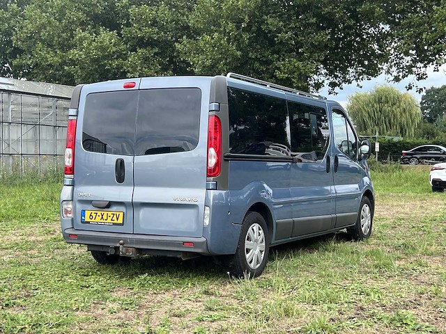 Opel vivaro combi 2.0i l2h1 | 67-xj-zv - afbeelding 2 van  3