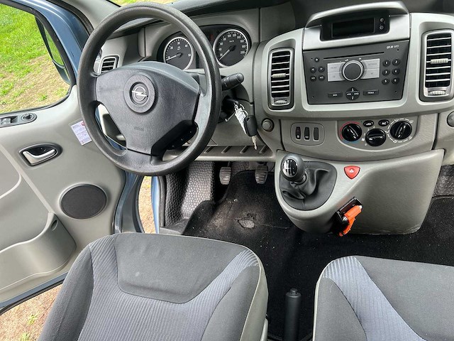 Opel vivaro combi 2.0i l2h1 | 67-xj-zv - afbeelding 3 van  3