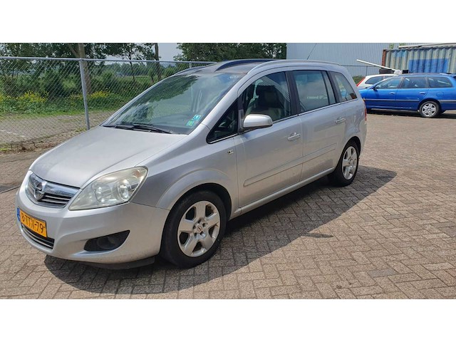 Opel zafira 1.6 essentia, 8-ttn-79 - afbeelding 1 van  2