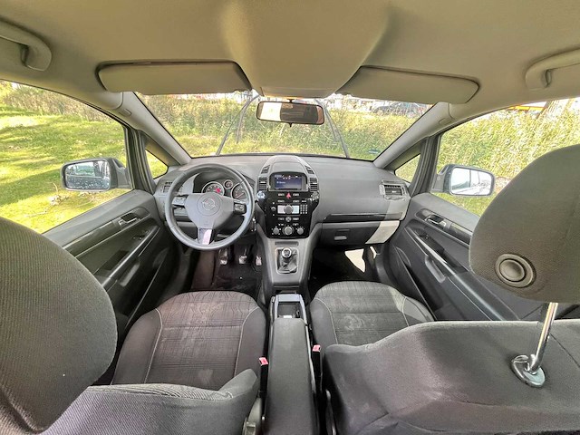 Opel zafira 1.8 111 y. ed. 7-persoons, 19-nzg-6 - afbeelding 18 van  20