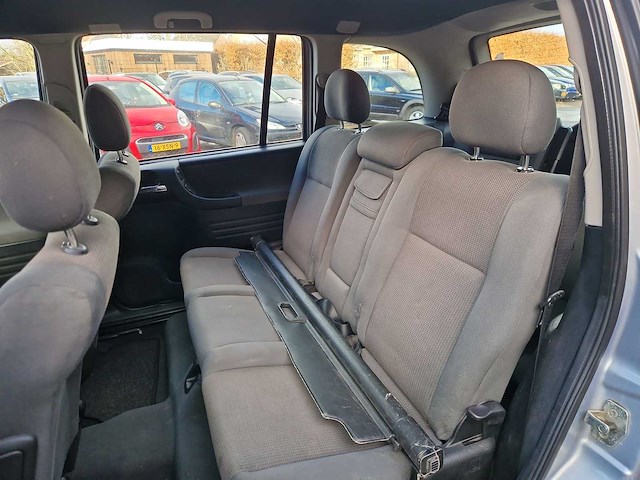 Opel zafira 1.8-16v comfort 2002 7-persoons | 35-lb-pz - afbeelding 2 van  23