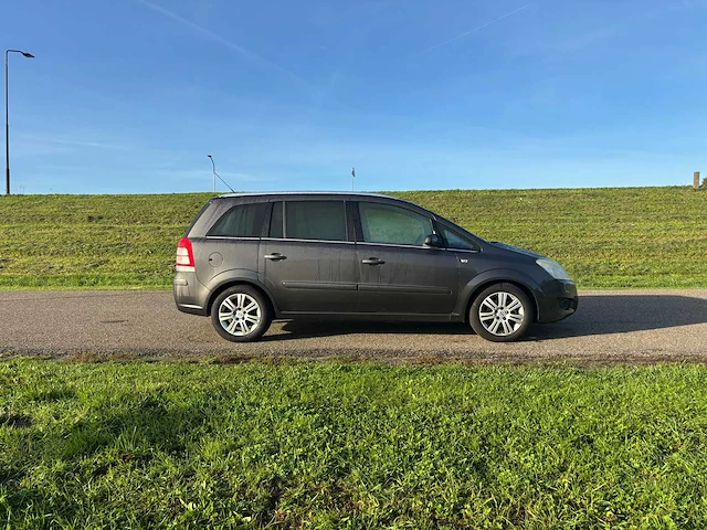 Opel zafira 1.8 cosmo | 80-jlk-5 i - afbeelding 1 van  6