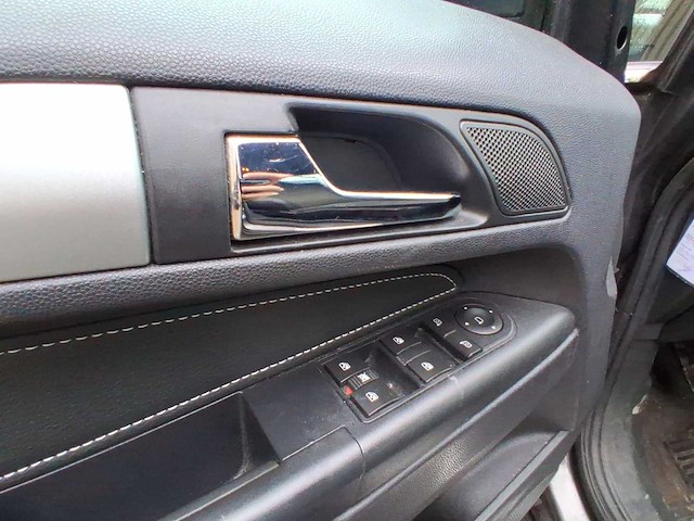 Opel zafira 1.8 cosmo | 81-pvd-8 - afbeelding 2 van  26