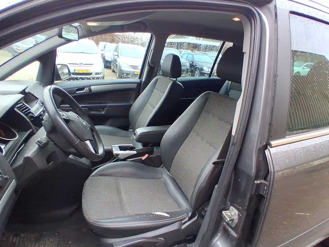 Opel zafira 1.8 cosmo | 81-pvd-8 - afbeelding 2 van  27