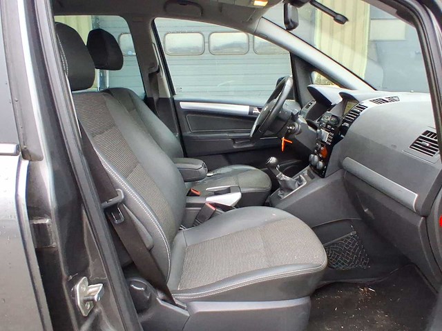 Opel zafira 1.8 cosmo | 81-pvd-8 - afbeelding 21 van  28