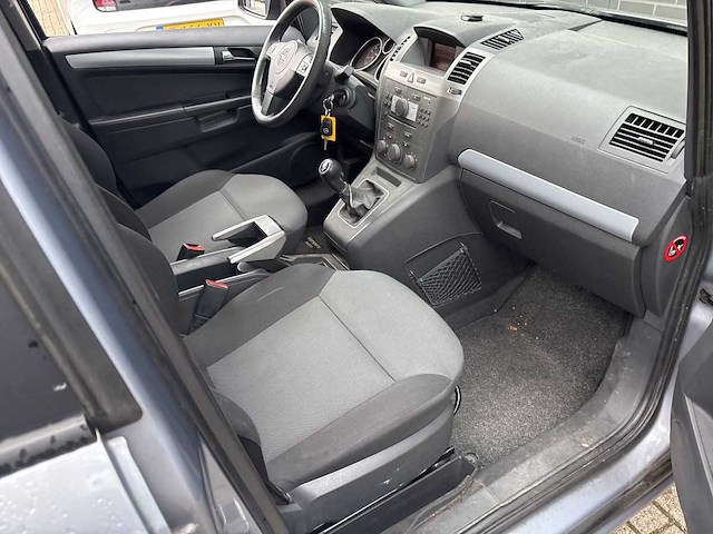 Opel zafira 1.8 temptation | 99-xb-rt - afbeelding 10 van  13