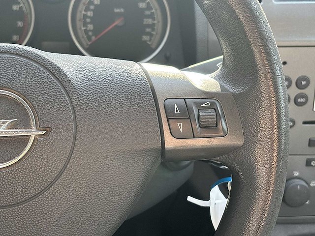 Opel zafira 1.8 temptation | 99-xb-rt - afbeelding 10 van  22