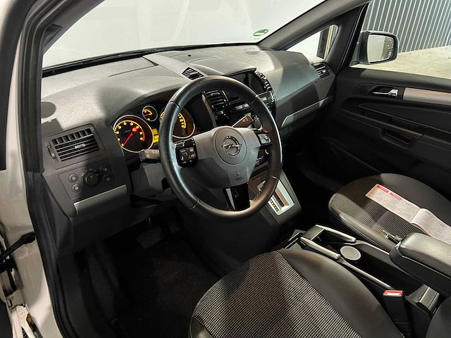 Opel zafira 2.2 cosmo, 48-khs-1 - afbeelding 2 van  18
