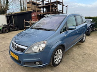 Opel zafira 2.2 cosmo automaat 7p 03-zf-ph - afbeelding 1 van  28