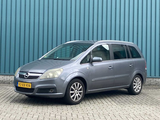 Opel zafira 2.2 cosmo, automaat, 93-xx-kn - afbeelding 1 van  17
