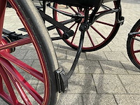 Open antiek rijtuig - afbeelding 3 van  22