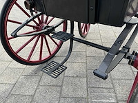 Open antiek rijtuig - afbeelding 4 van  22