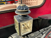 Open antiek rijtuig - afbeelding 8 van  22