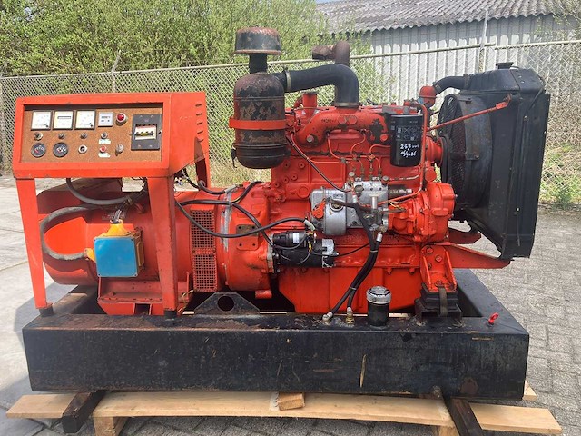 Open generatorset - 50 kva - stroomgenerator - afbeelding 1 van  12