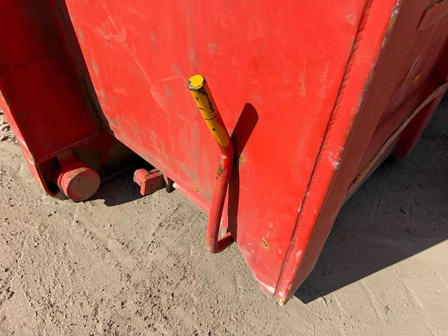 Open haakcontainer met kiepklep - afzet afvalcontainer - afbeelding 2 van  6