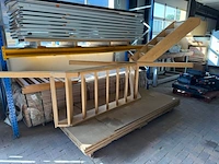 Open houten kwartslagtrap, kwartslag links, naturel hout, hoogte 250–255 cm – gedemonteerd - afbeelding 2 van  6